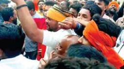 धर्मांतरण के विराेध में सड़काें पर उतरा हिन्दू समाज